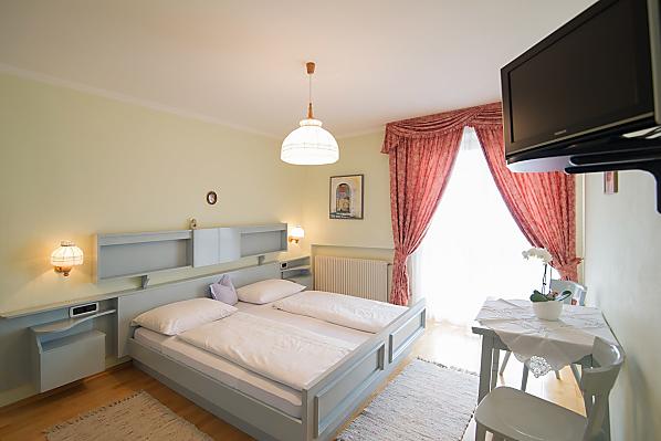 Haus St. Valentin - Zimmer & Wohnungen Photo