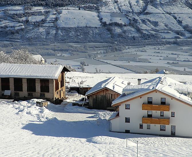 Il nostro splendido maso in un profondo sonno invernale. Da noi puoi respirare aria pura e godere della serenità in un paesaggio incantevole.