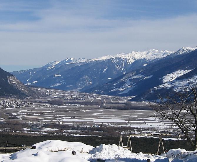 Gli ospiti possono godere di questa splendida vista panoramica dal balcone dei loro accoglienti appartamenti.