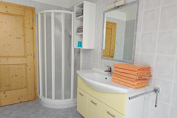 Plansol-Hof - Zimmer & Wohnungen Photo