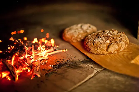 Pane cotto nel forno del maso
