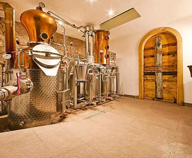 La distilleria contadina al maso Luggin-Steffelehof
