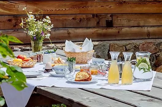 Colazione in giardino