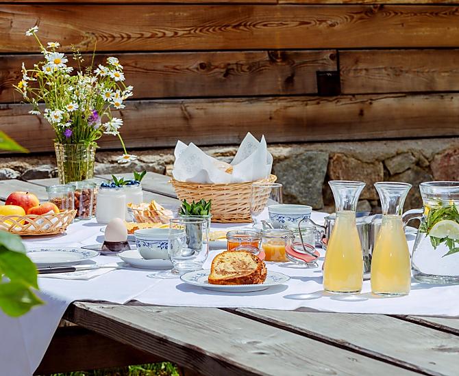 Colazione in giardino