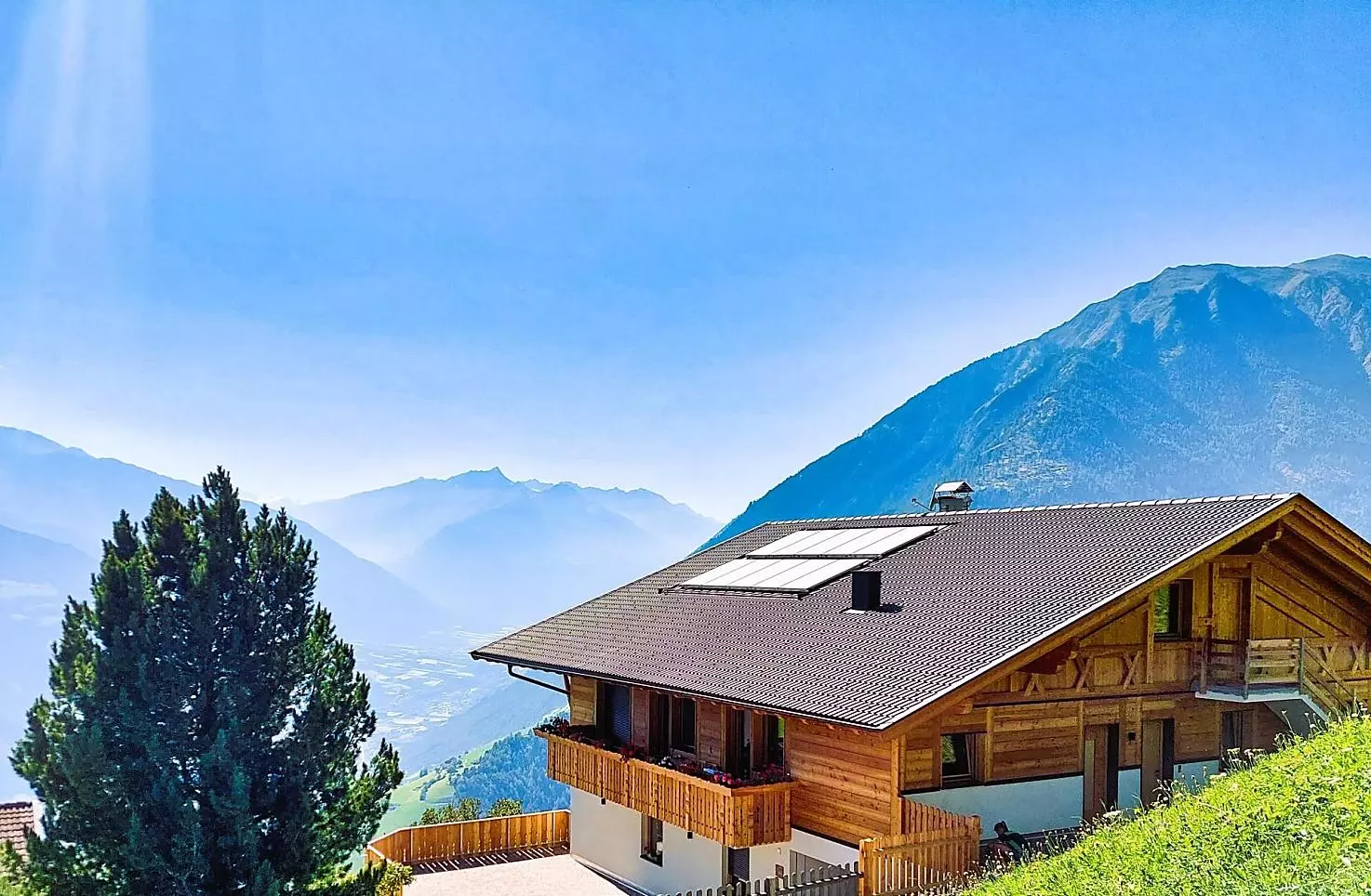 Vista sulle montagne e sulla valle
