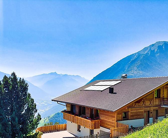 Vista sulle montagne e sulla valle
