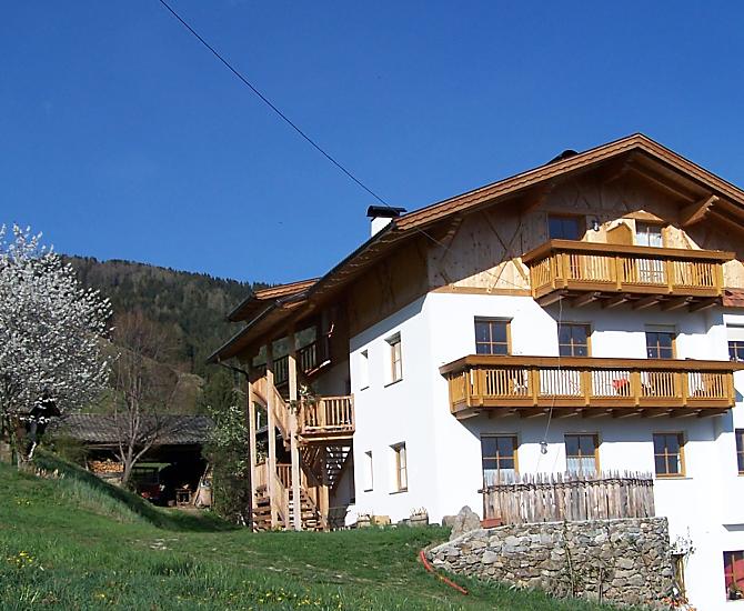 La nostra casa con gli appartamenti vacanze in mansarda.