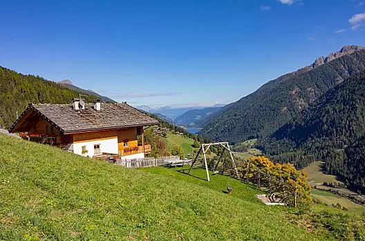 La nostra casa in mezzo a prati e boschi