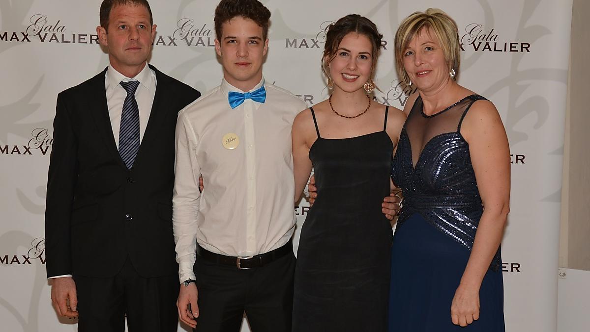 Siamo una famiglia unita e allegra, così, nel 2020, abbiamo voluto festeggiare a gennaio il ballo di fine anno.