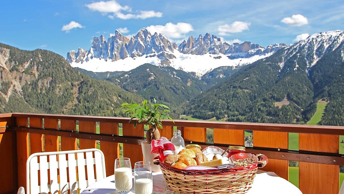 Colazione sul balcone con una magnifica vista