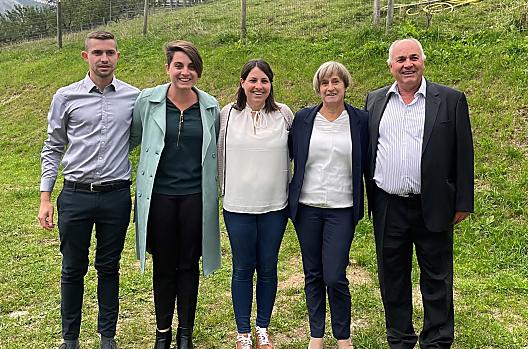 La famiglia Calliari da destra a sinistra: Alexander, Maria, Christiane, Hildegard e Manfred.