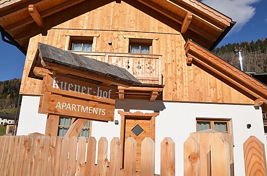 Kuenerhof - list Photo